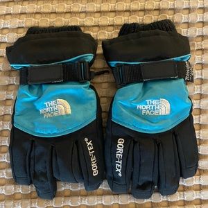 The north Face women’s ski gloves